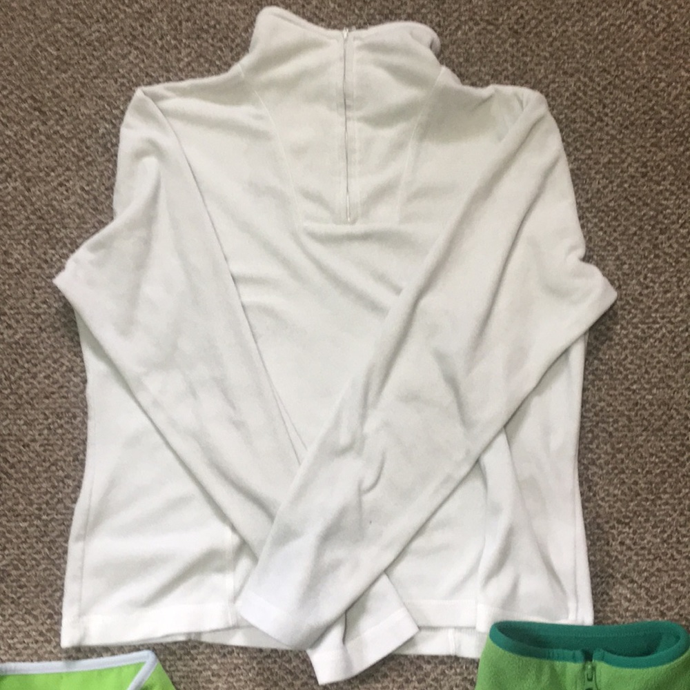 Three pullover jackets - Picture 4 of 7